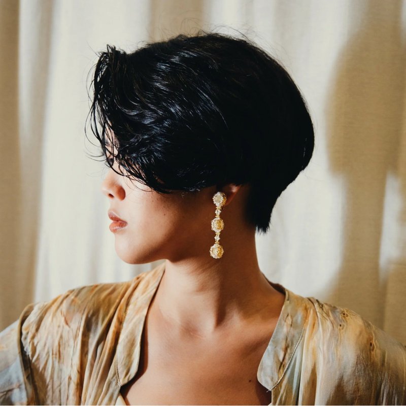 Caravan Earrings 旅隊耳環 - 沙漠金 - 耳環/耳夾/耳骨夾 - 玻璃 金色