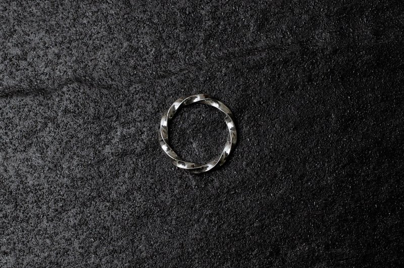 Sterling Silver Swirl Ring - แหวนทั่วไป - เงินแท้ สีเงิน
