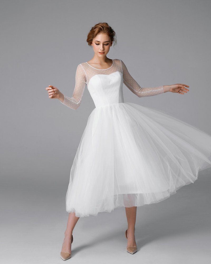 お茶の長さのウェディングドレス、60年代のウェディングドレス、シンプルなウェディングドレス|ミラ