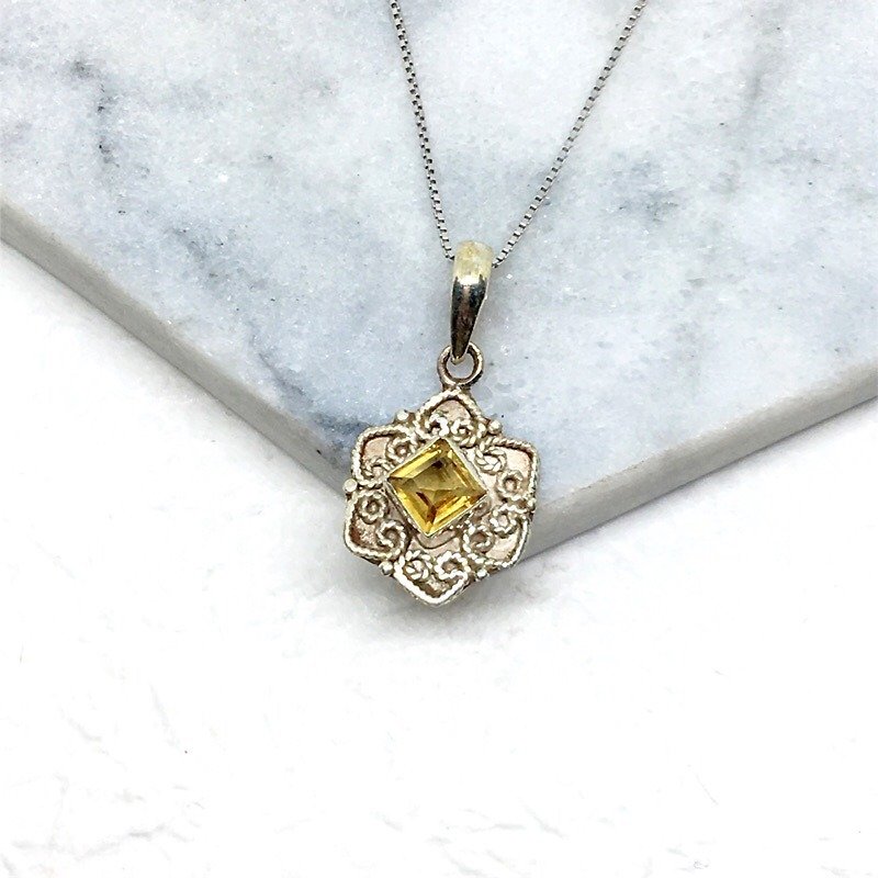 黃水晶925純銀心形花邊設計項鍊 尼泊爾手工鑲嵌製作 (回饋粉絲款1) - 項鍊 - 寶石 黃色
