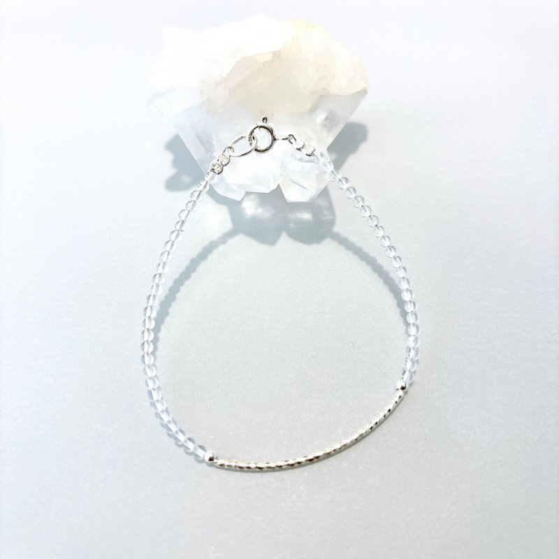 Ops Rock Crystal Handmade Unique Simple Silver Design gift bracelet - สร้อยข้อมือ - เงิน สีใส