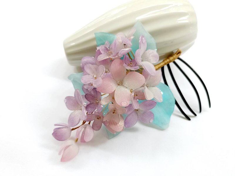 Purple Lilac Elegant Shrink Plastic Flower Hair Hairpin Head Accessories - เครื่องประดับผม - วัสดุอื่นๆ สีม่วง