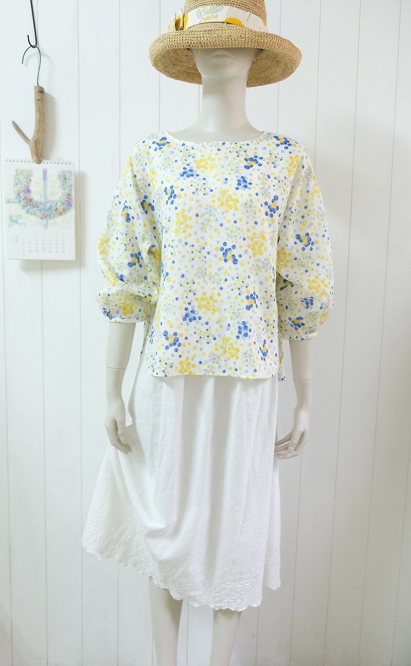 Spring and summer small fresh and lovely fruit falling shoulders seven points puff sleeve shirt - Women's Tops - Cotton & Hemp 
