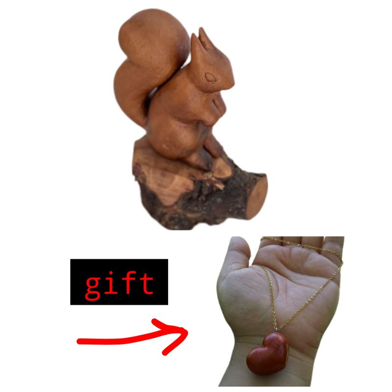 Wooden handcarved squirrel. Walnut wood. Osmo oil coat. With gift for you - อื่นๆ - ไม้ 