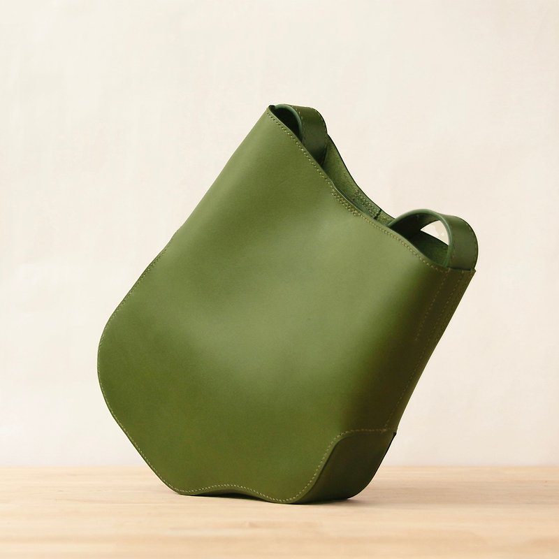Hill arc shoulder bag－L size - Messenger Bags & Sling Bags - Genuine Leather Multicolor
