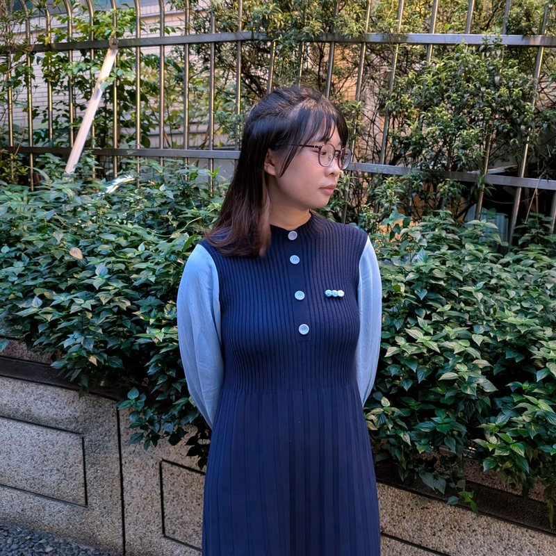 厭世水母 靜謐湛藍 刺繡別針 - 胸針 - 繡線 