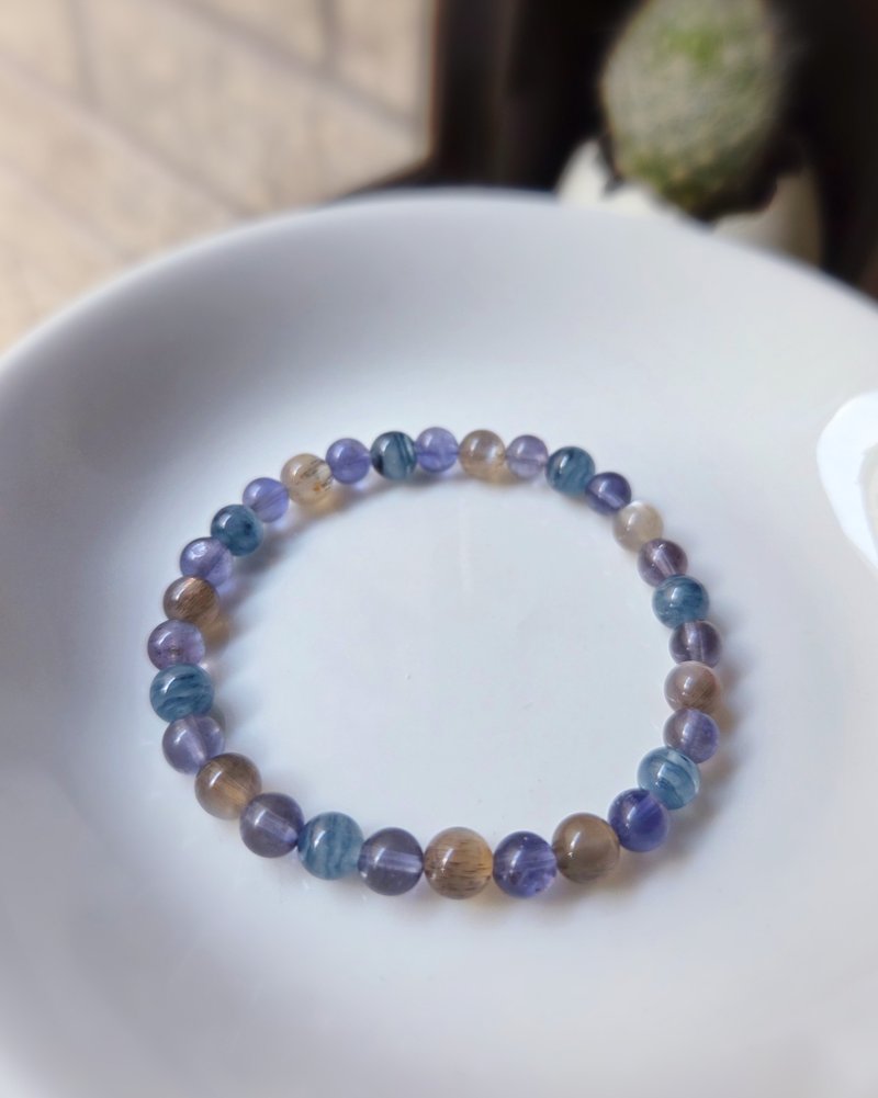 【藍影&夜空】黑骨幹(黑太陽) 菫青石 千層藍兔毛 水晶手鍊 - 手鍊/手環 - 寶石 紫色