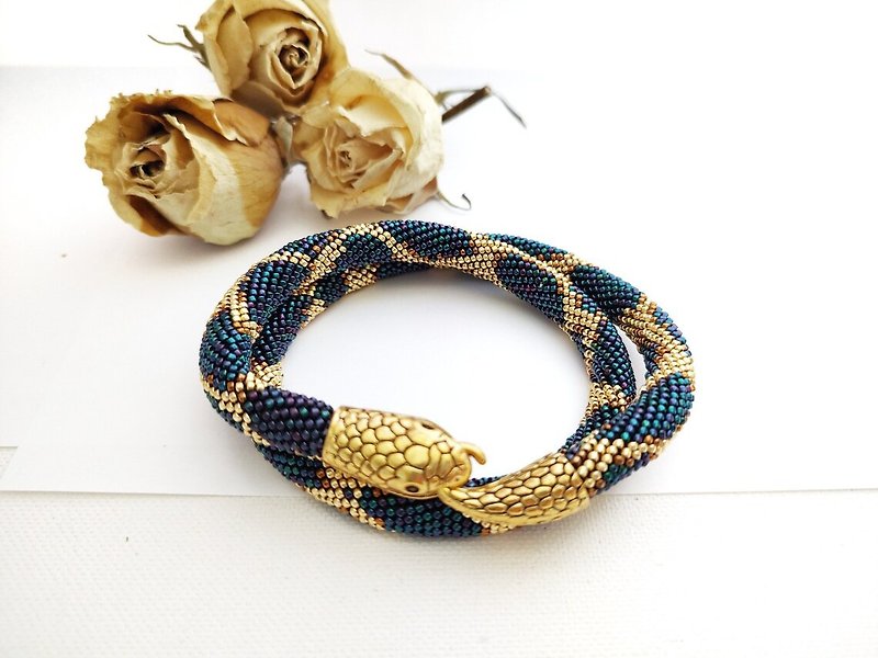 Beaded Snake bracelet necklace Python serpent Beaded Blue metalic snake - สร้อยข้อมือ - วัสดุอื่นๆ สีน้ำเงิน