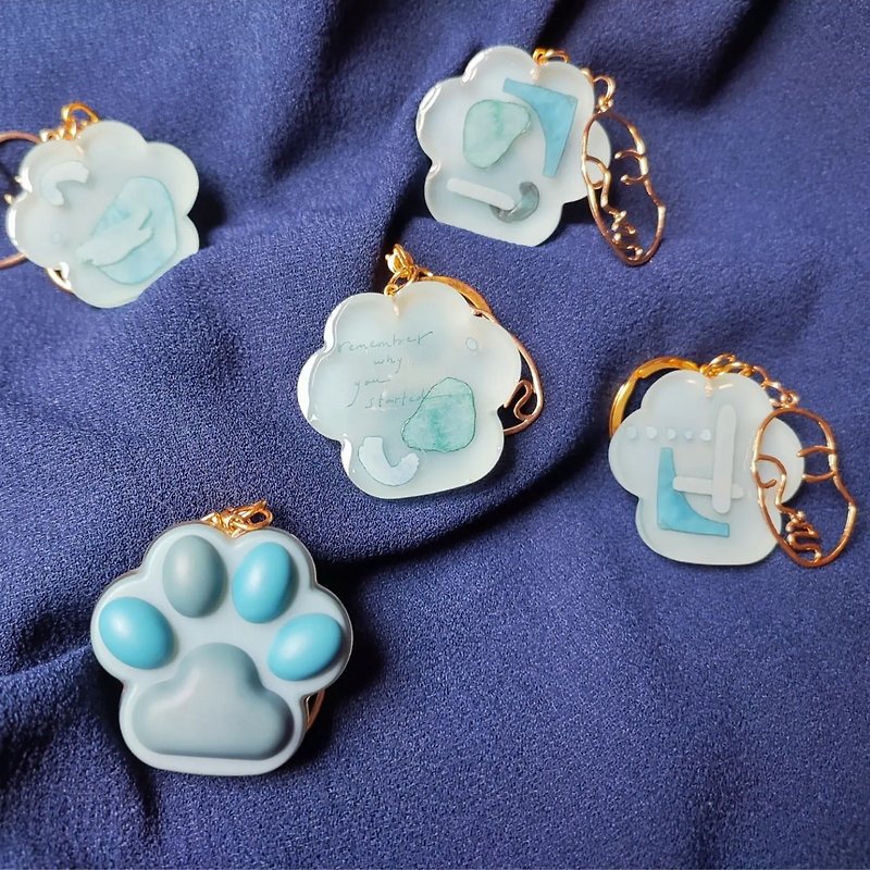 Blue Morandi Simple Cat Claw Keyring - Keychains - Resin Blue