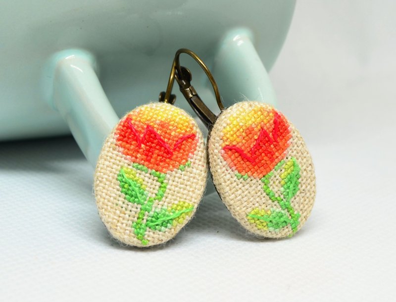 Red peony embroidered earrings, Cross stitch floral jewelry - ต่างหู - งานปัก สีแดง