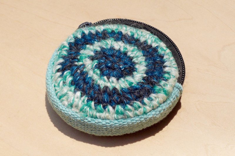 A limited edition handmade crochet purse round / admission package / bag / debris bag - blue swirl - กระเป๋าใส่เหรียญ - ผ้าฝ้าย/ผ้าลินิน หลากหลายสี