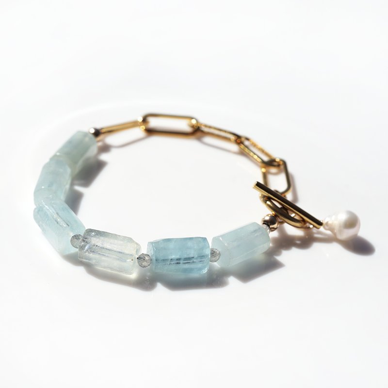 Milky aquamarine and pearl surgical stainless Stainless Steel mantle bracelet Lagoon - สร้อยข้อมือ - เครื่องเพชรพลอย สีน้ำเงิน