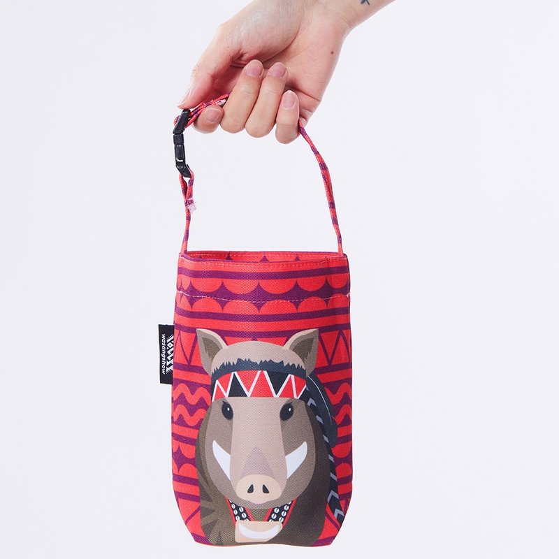 [Forest Animal Series] Q Version Wild Boar All-Purpose Beverage Bag - กระเป๋าถือ - เส้นใยสังเคราะห์ สีแดง