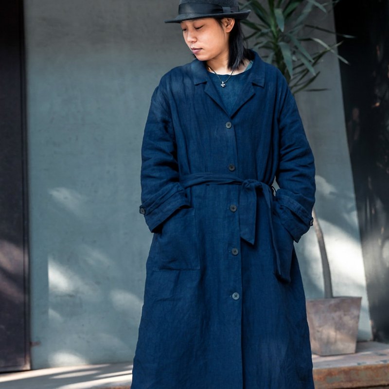 Waiting for the wind to indigo dyed linen double-layer windbreaker natural plant dyed loose rain exposed linen jacket with belt - Women's Blazers & Trench Coats - Cotton & Hemp Blue