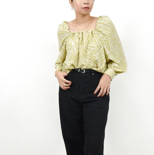 HER'S ASTRID BLOUSE 青欖印花 方領 泡泡寬鬆性格上衣