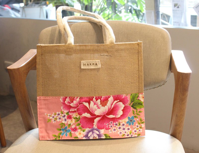 HAKKA handbag-pink Hakka floral cloth - กระเป๋าถือ - ผ้าฝ้าย/ผ้าลินิน สึชมพู