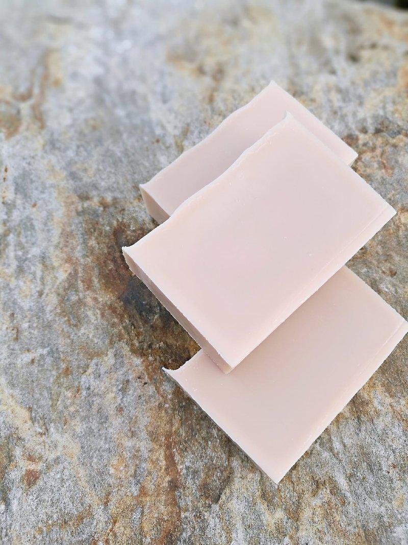 100% Australian walnut oil soap moisturizing mild cold soap suitable for children with sensitive skin - Soap - Plants & Flowers Pink