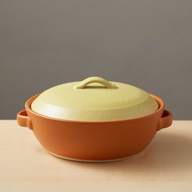 There is a kind of creativity-Japanese Mankoyaki-IH Earthen Pot No. 8-Pink Green X Orange (2.2L) - Pots & Pans - Pottery Orange