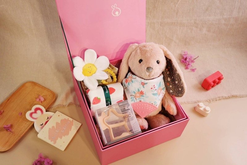 【客製】 如花似玉-安撫娃娃+手搖鈴+固齒器+萬用巾 滿月彌月禮盒 - 彌月禮盒 - 其他材質 多色