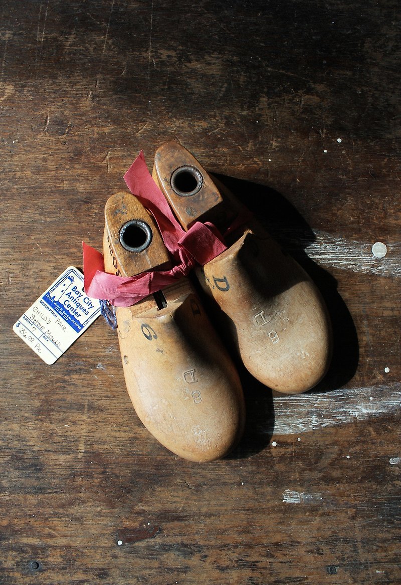 Antique wooden children's shoe mold American solid wood old objects - ของวางตกแต่ง - ไม้ 