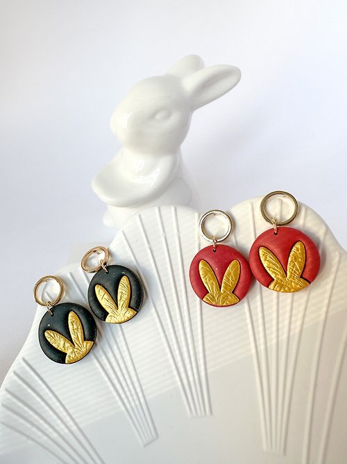 meigo meigo creations • 手工軟陶耳環 • 金色兔耳朵 - 兩色