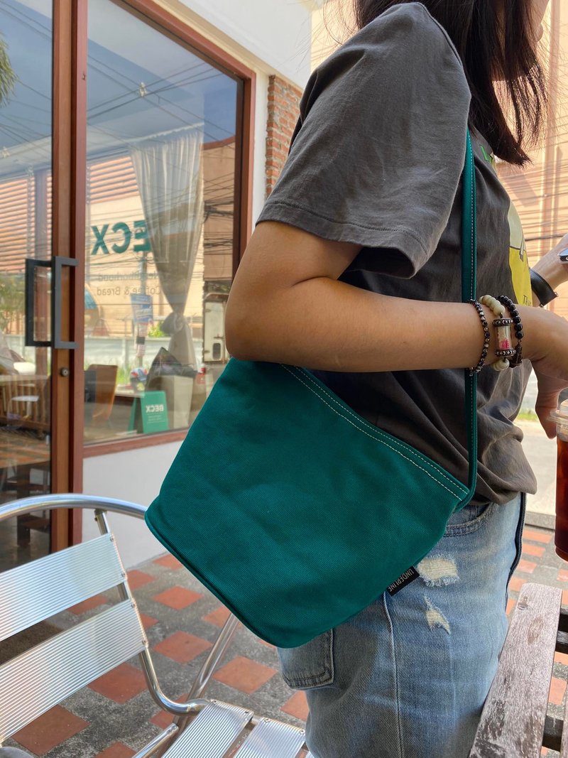 Mini Green Canvas Cozy Bag / Shoulder bag / 泰國包包 /泰國設計 - 側背包/斜背包 - 棉．麻 綠色