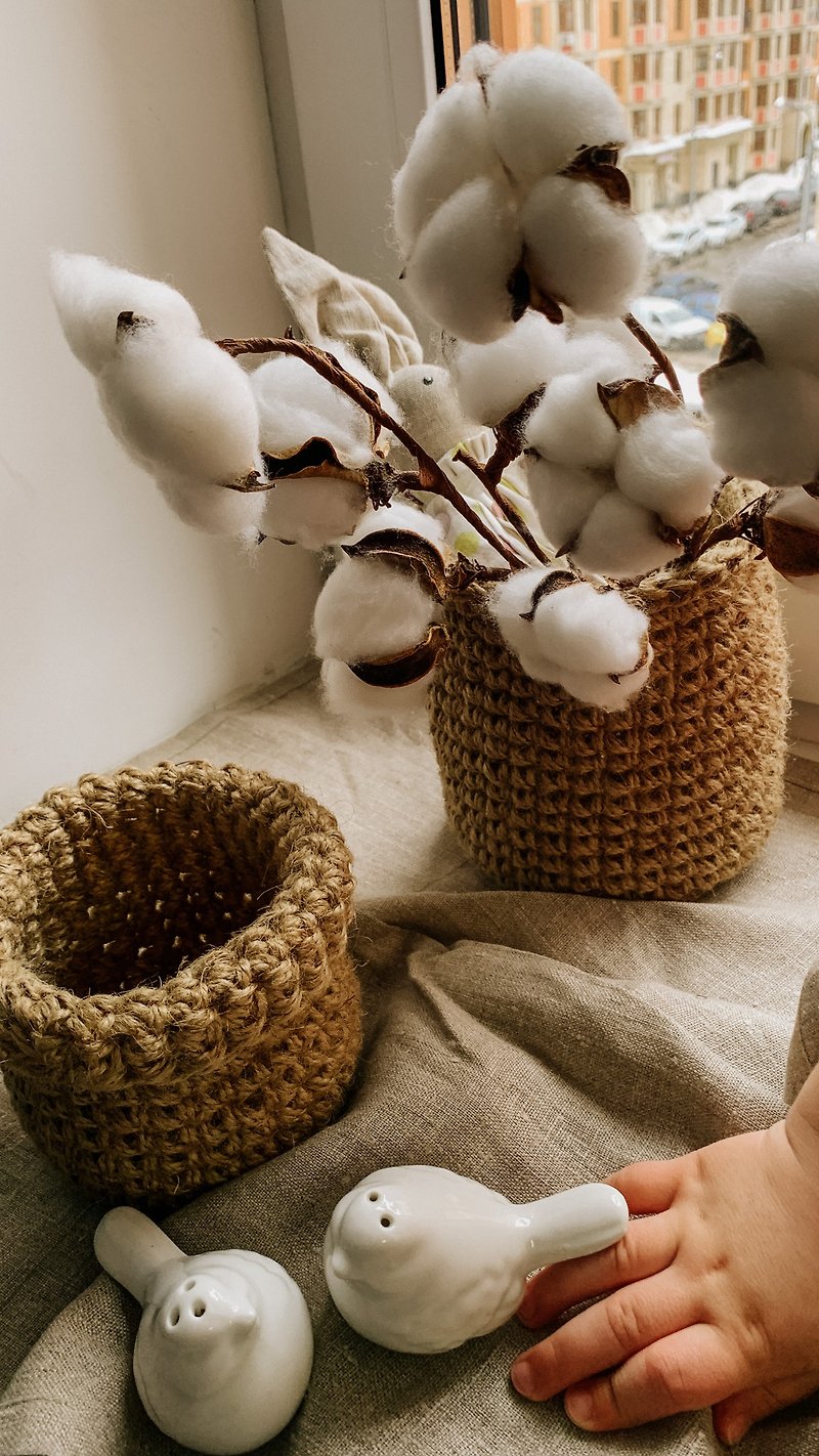 Crochet woven Nordic style basket for plants, flowerpot, Hanging basket - Shelves & Baskets - Cotton & Hemp Khaki