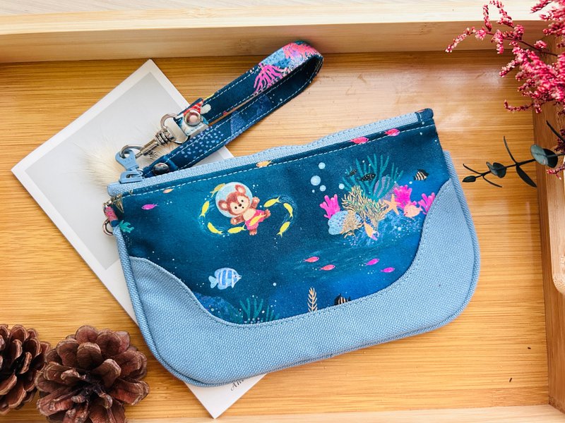 Out-of-print fabric bestie coin purse hand bag clutch bag - กระเป๋าคลัทช์ - ผ้าฝ้าย/ผ้าลินิน 