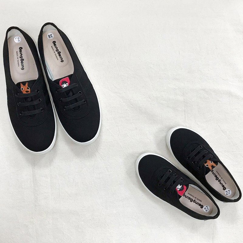 Elastic Band Flat Parent-child Shoes Little Red Riding Hood and the Big Bad Wolf Black - รองเท้าลำลองผู้หญิง - ผ้าฝ้าย/ผ้าลินิน สีดำ