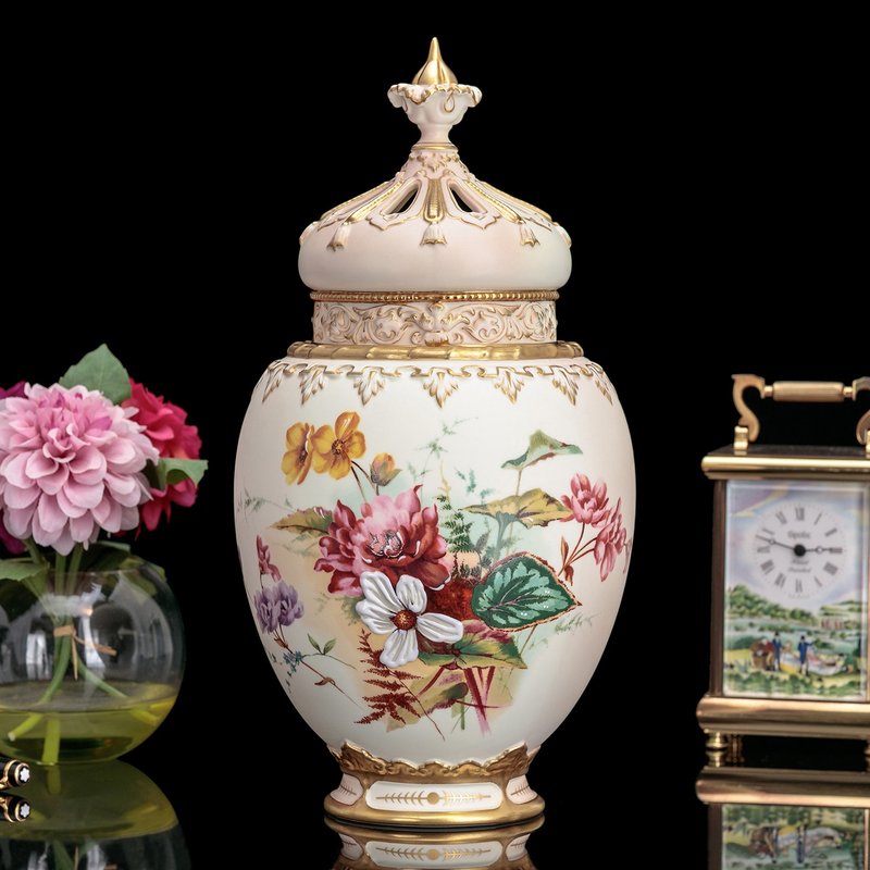 Limited to 50 British Royal Worcester 2001 French hand-painted ceramic crown general jar vase - เซรามิก - เครื่องลายคราม 