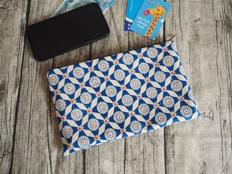 手作りの懐かしい粗いリネン日本の幾何学模様の鉛筆ケース財布小さなものジッパーバッグ収納バッグ - 財布 - コットン・麻 ブルー