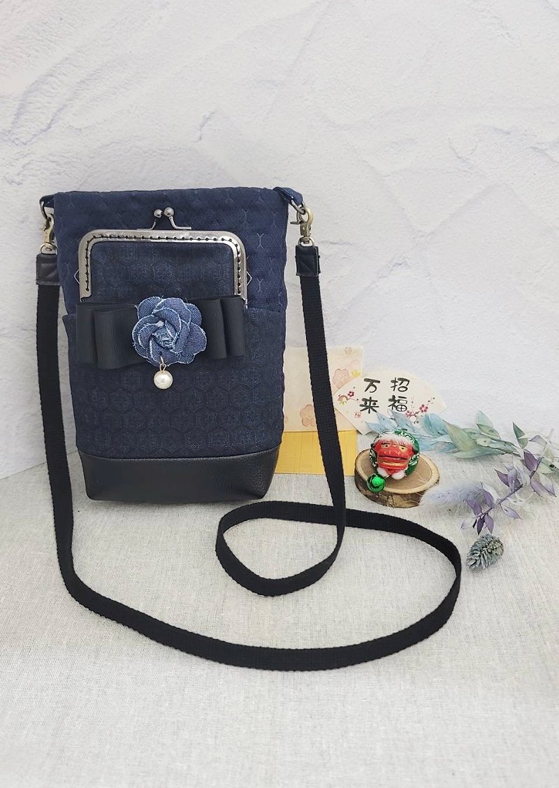 Three-compartment universal mouth gold bag travel carry-on bag oblique bag mobile phone bag passport bag - Messenger Bags & Sling Bags - Cotton & Hemp Blue
