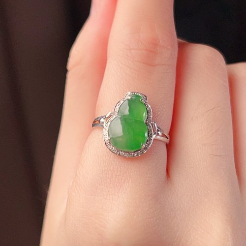 瓔珞珠寶盒 E.L.Jewelry Box 冰陽綠翡翠葫蘆戒指 18K金鑽石鑲嵌 | 天然緬甸玉翡翠A貨 | 送禮