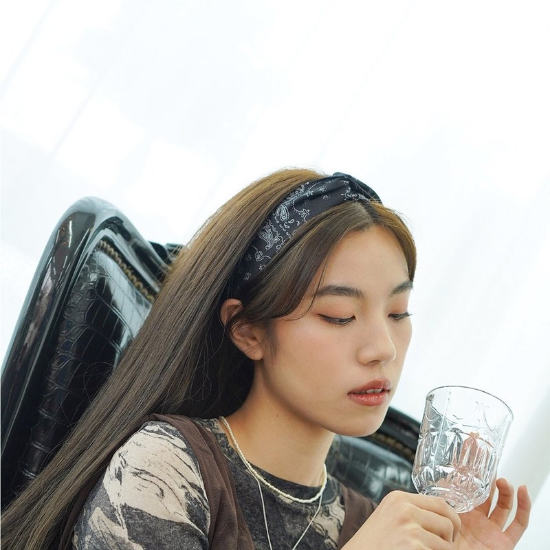 手工髮帶 / 京都限定 / 黑藍 / 腰果花圖騰 / 女裝 - 髮夾/髮圈 - 棉．麻 藍色