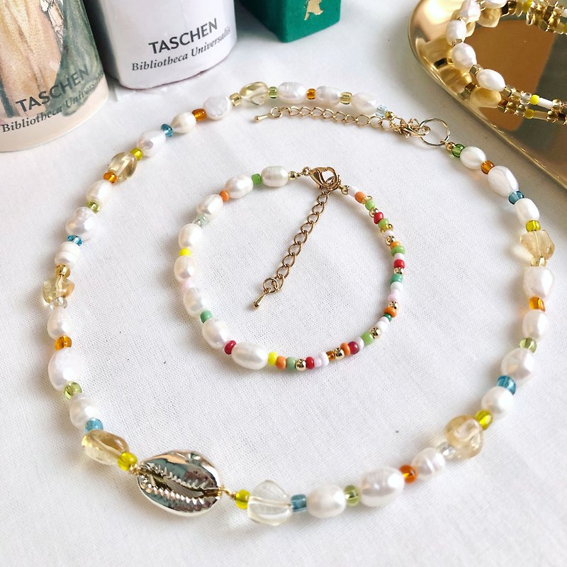 (Off-Season Sales) Pearl necklaces with bead and golden seashell - Necklaces - Pearl White