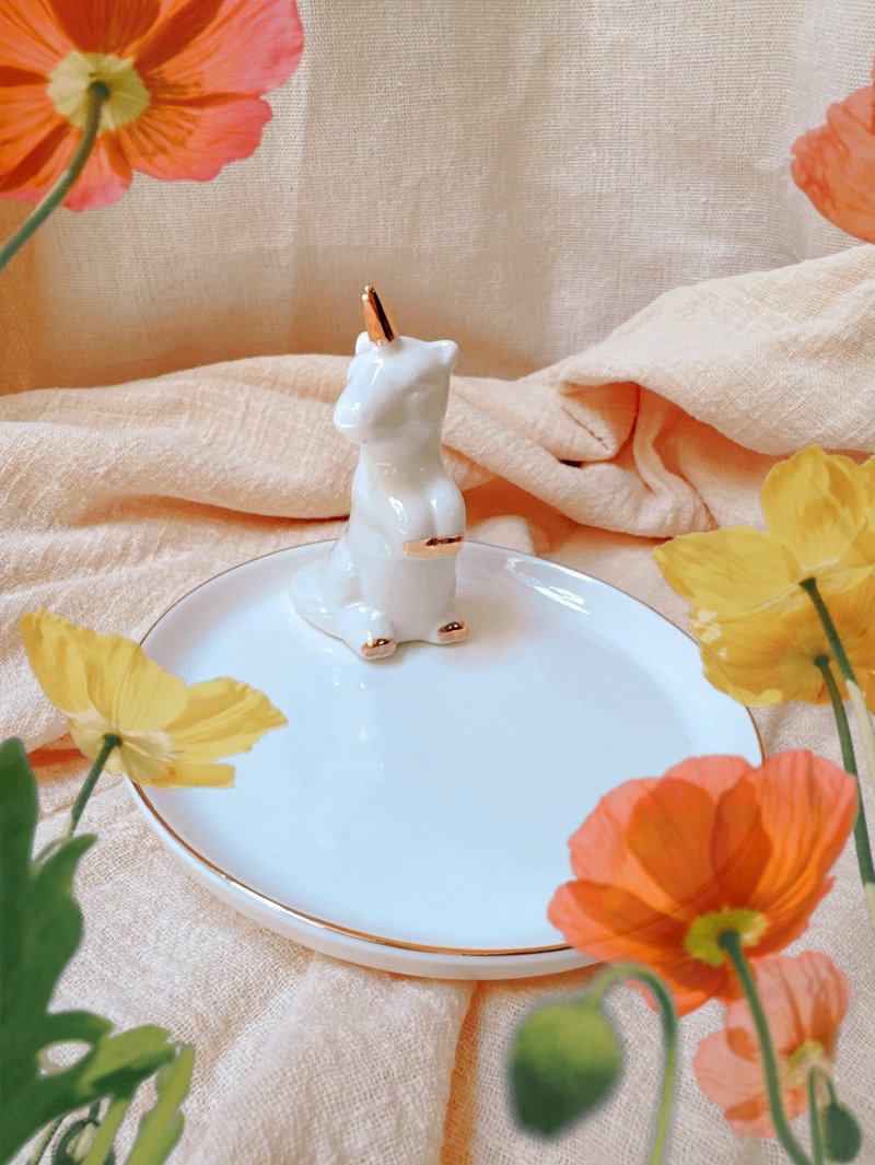 天王星獨角獸陶瓷小圓盤 花盤首飾 甜點蠟燭盤 have a happy day - 盤子/餐盤/盤架 - 陶 多色
