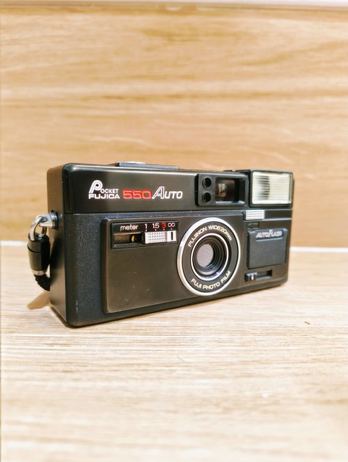 Fujica 550 Auto コンパクトカメラ sddefault.jpg
