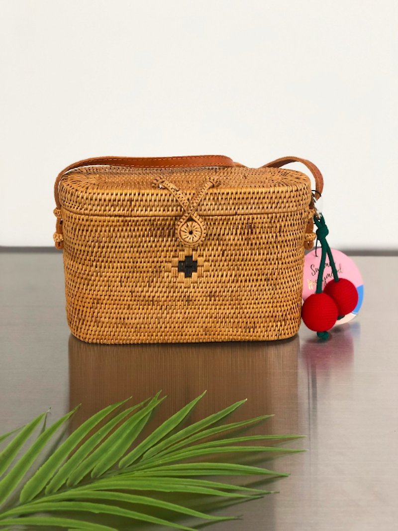 Summer Honeymood Rattan Loaf Bag _ Cherry Pop - Messenger Bags & Sling Bags - Plants & Flowers Brown