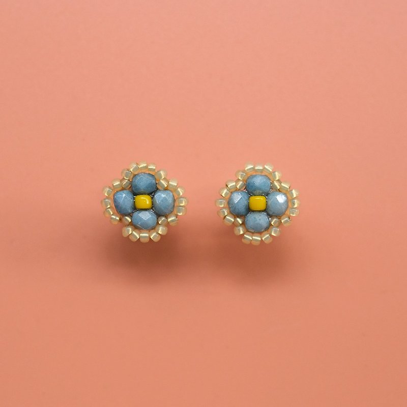 Blue and Yellow Flower Earrings - ต่างหู - แก้ว สีน้ำเงิน