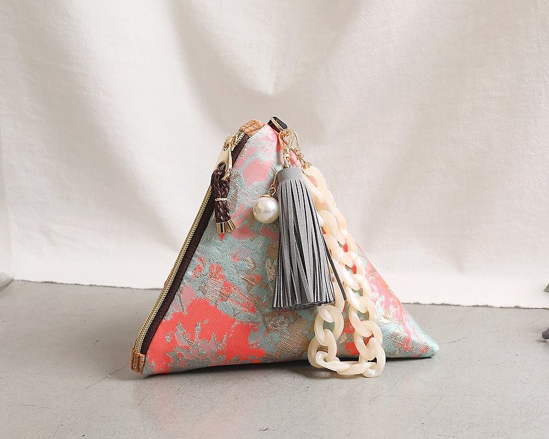 Jellyfish triangular clutch pouch bag - 化妝袋/收納袋 - 其他材質 粉紅色