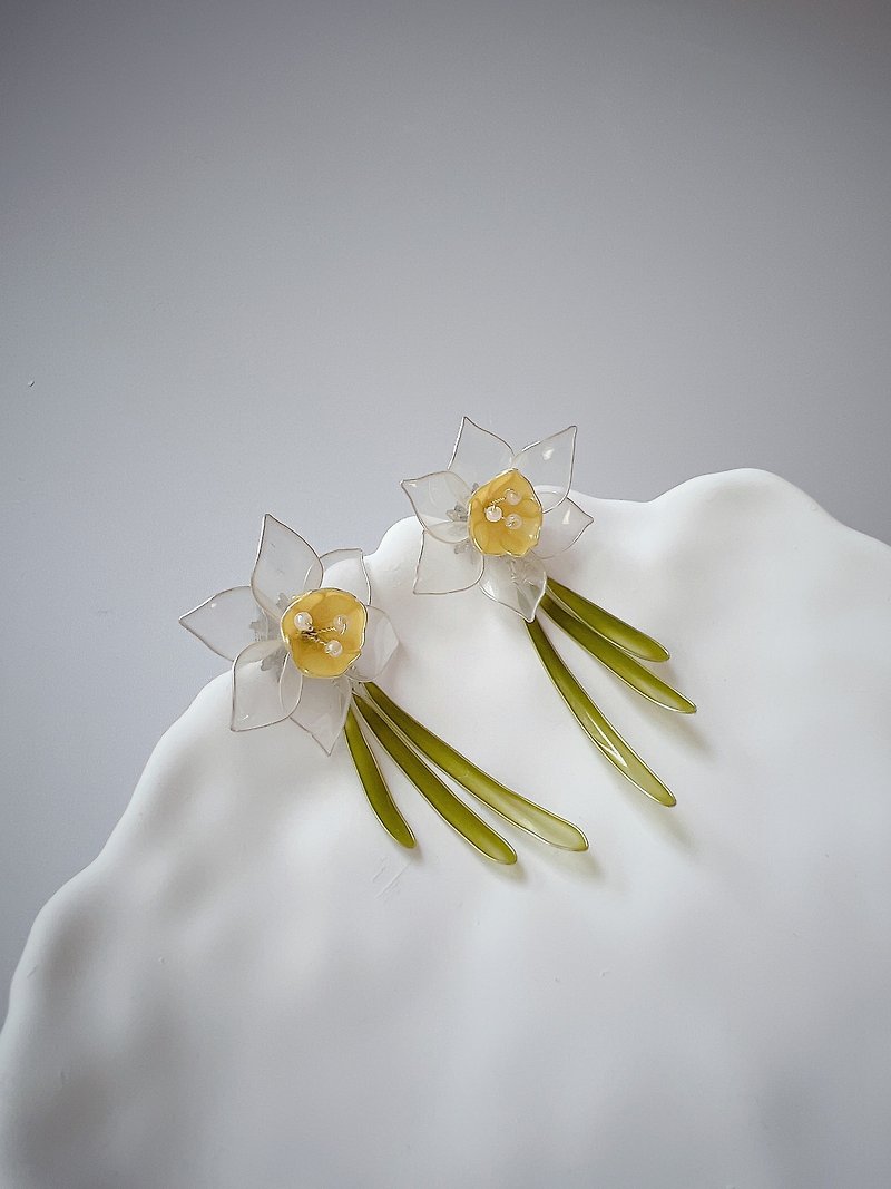 凌波仙子 黃 花朵垂墜式樹脂耳環 - 耳環/耳夾 - 樹脂 黃色