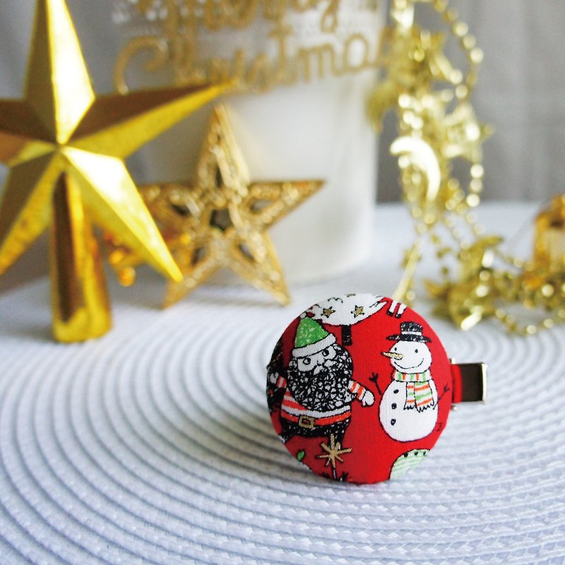 Lovely日本布【聖誕老人與雪人包扣髮夾、圍巾領巾夾B款】紅底 - 髮飾 - 棉．麻 紅色