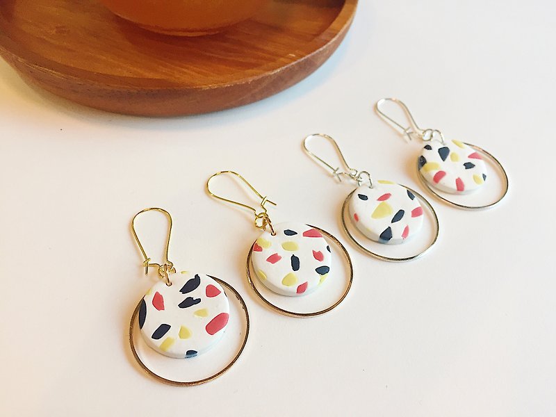 Hand made Polymer clay earrings RBY Terrazzo collection Circle shape - 耳環/耳夾 - 其他材質 多色