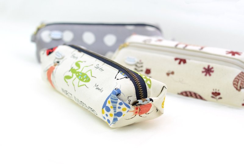 Handmade Pencil case / Cosmetic bag / Storage bag # World of bugs - กล่องดินสอ/ถุงดินสอ - ผ้าฝ้าย/ผ้าลินิน 