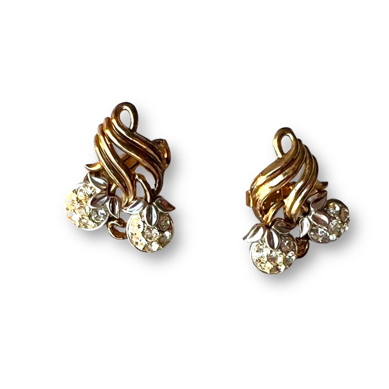 RARE! Trifari Antique Fruit Berry Clip-on earrings from 1950s signed patented - 耳環/耳夾/耳骨夾 - 其他金屬 金色