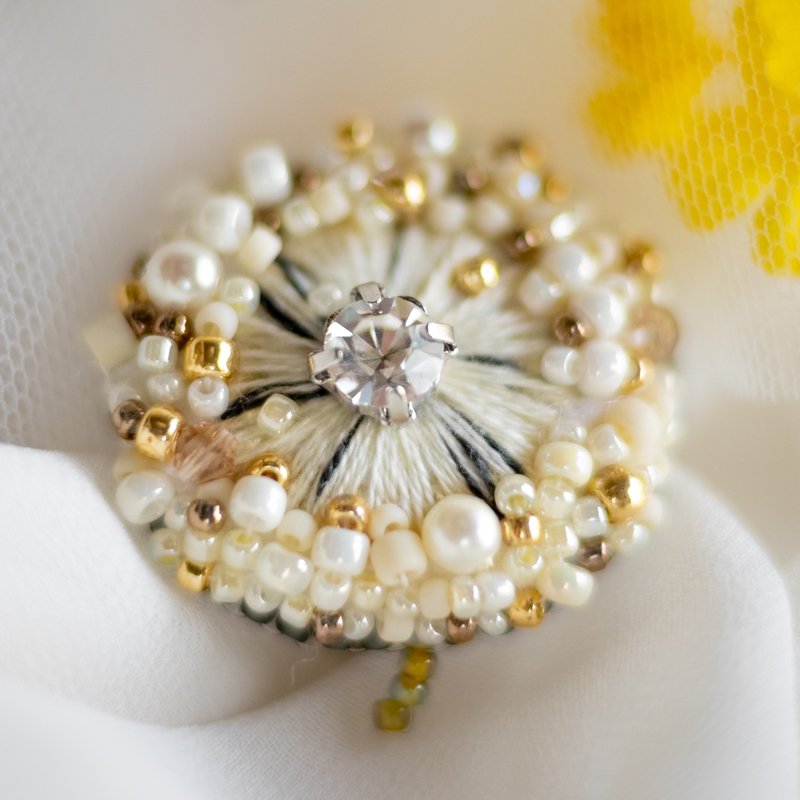 Beads, embroidery and fluff brooches - Brooches - Thread White