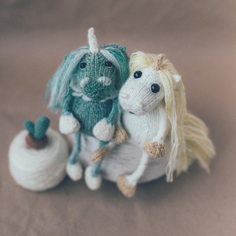 Maggy the Unicorn knitting pattern. Knitted amigurumi unicorn step by step - 手工藝教學/工具書 - 其他材質 