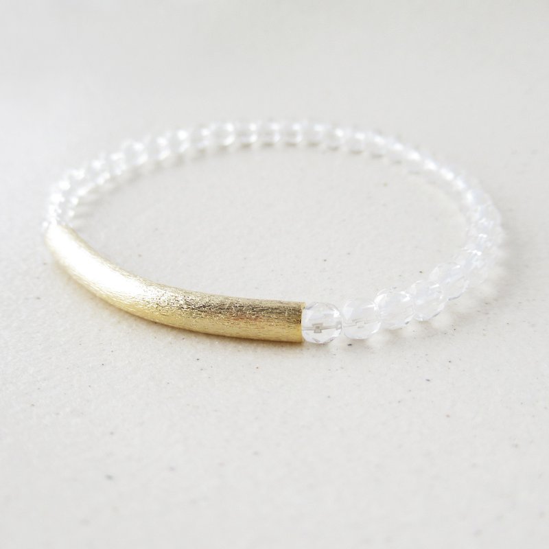 Quartz with matte gold curved pipe bracelet - สร้อยข้อมือ - หิน สีใส