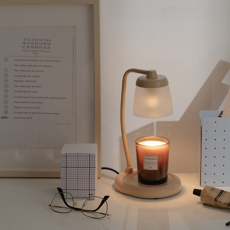 HOOOME Scented Candle Warming Lamp - Right Angle Glass Type (Milk Tea Color) Melting Wax Lamp Dimmable - โคมไฟ - โลหะ 