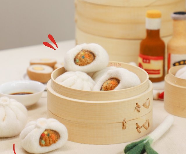 Wool felt hand-made Chinese breakfast meat bun, shao mai